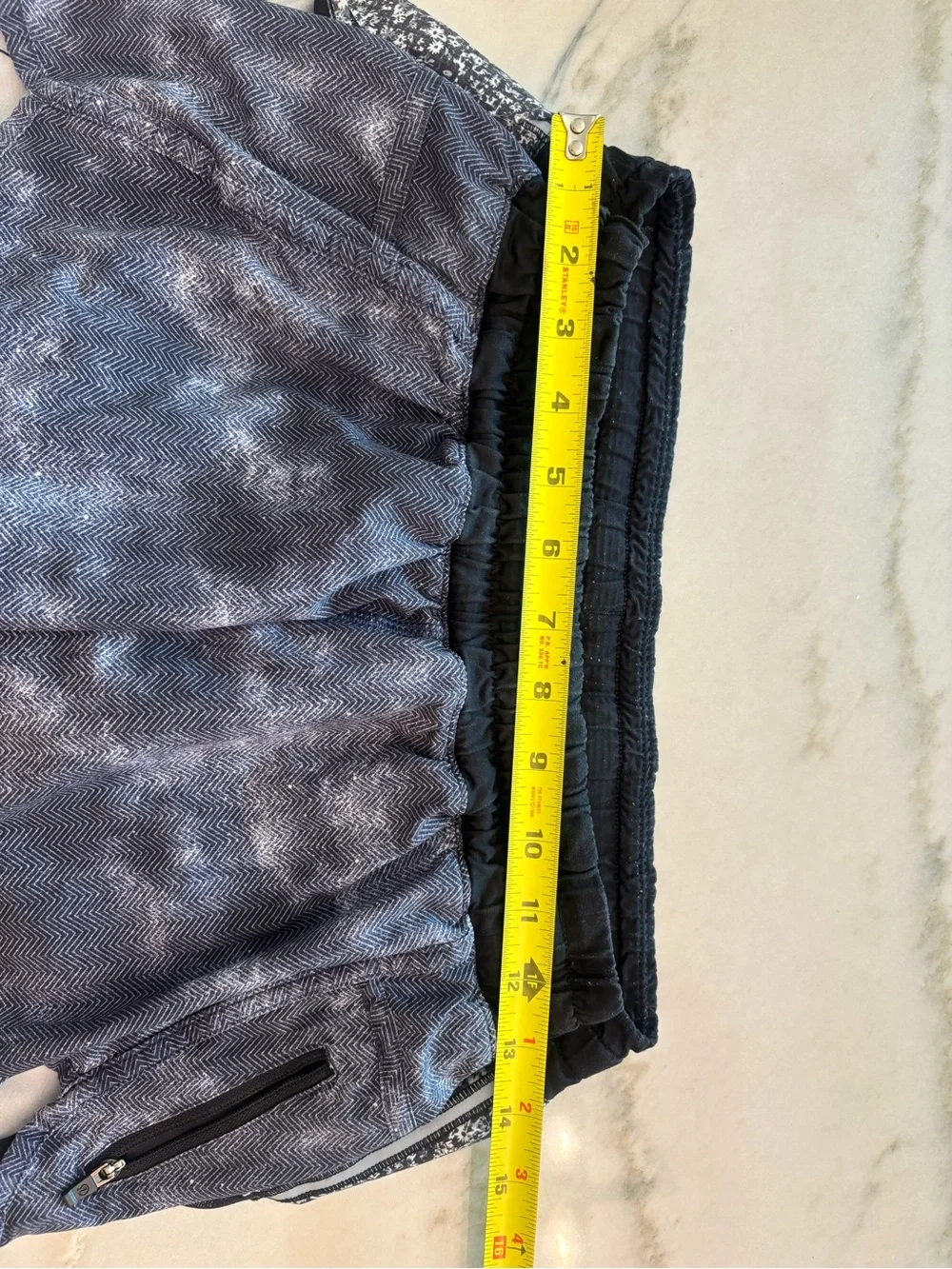 Lululemon bundle of hotty hot athletic athleisure wear shorts size 4